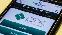 Nascidos entre julho e agosto serão presenteados com o Pé-de-Meia nesta quinta-feira
