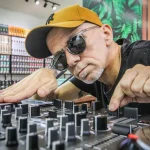 DJ Cesinha deixou sua marca na cena da dance music do Acre com um estilo que envolve alma de roqueiro.